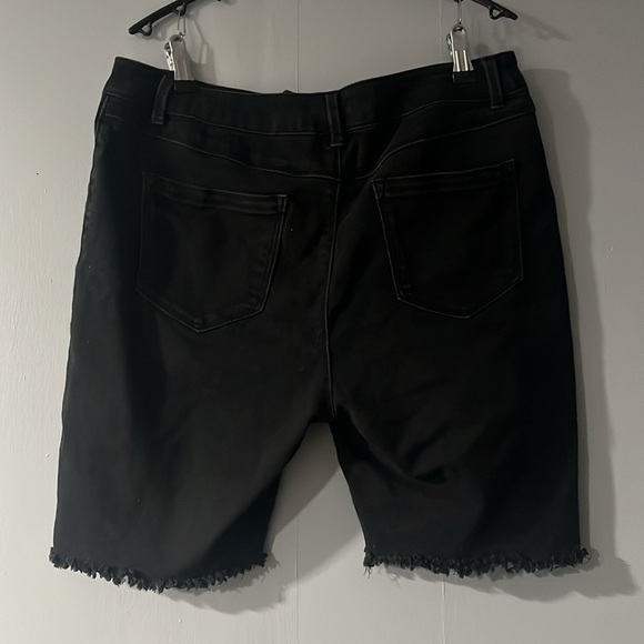 Size 13 shorts - Picture 3 of 4